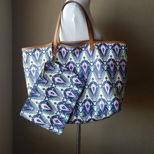 Stella &Dot Reversible Voyage Tote